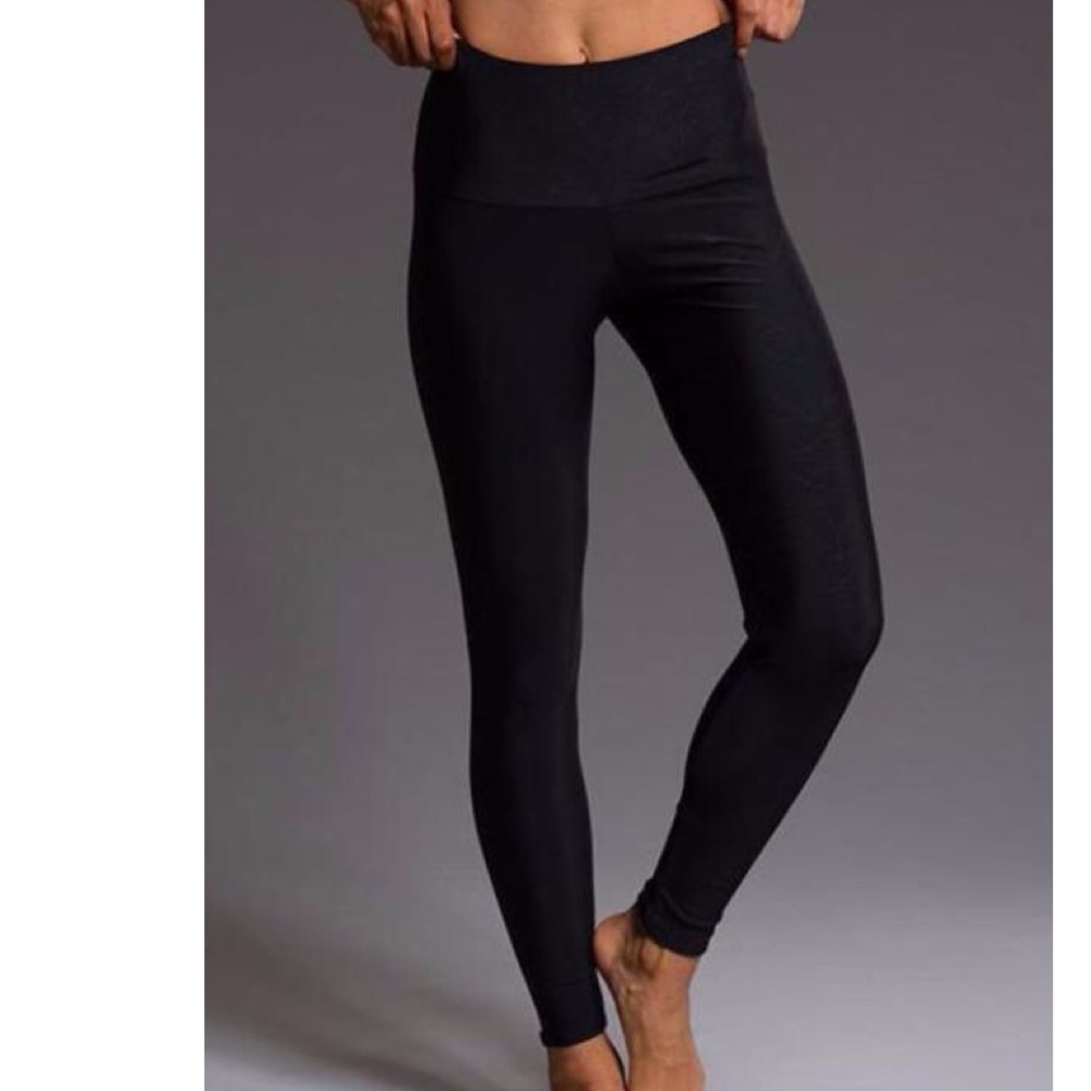 Hi-Rise Onzie Black Leggings